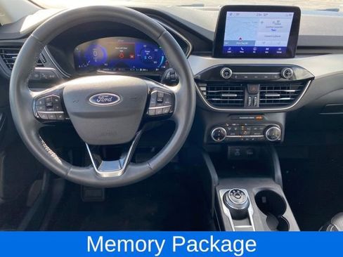 Used 2022 Ford Escape SEL w/ Technology Package FWD image 5