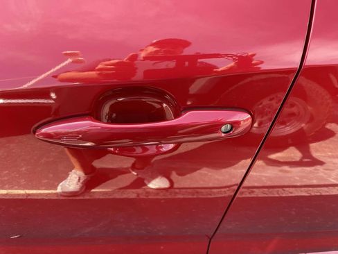 Used 2021 Toyota Corolla XLE image 12