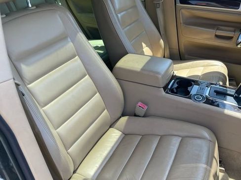 Used 2004 Volkswagen Touareg V8 AWD/4WD image 13