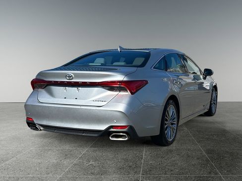 Used 2019 Toyota Avalon Limited image 7