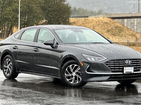 Used 2023 Hyundai Sonata Blue FWD image 1