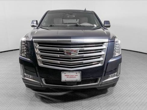 Used 2019 Cadillac Escalade Platinum AWD/4WD image 12