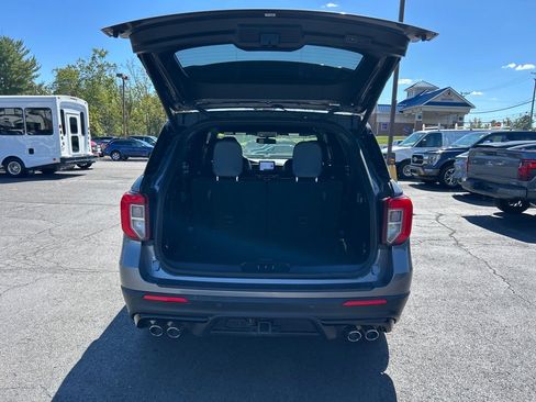 Used 2022 Ford Explorer ST image 14