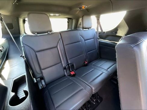 Used 2024 Chevrolet Suburban LT image 18