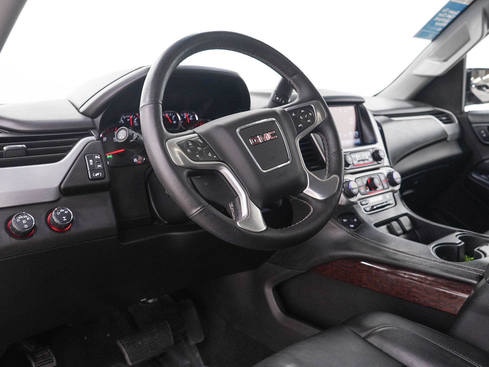 Used 2016 GMC Yukon SLT w/ Open Road Package AWD/4WD image 29