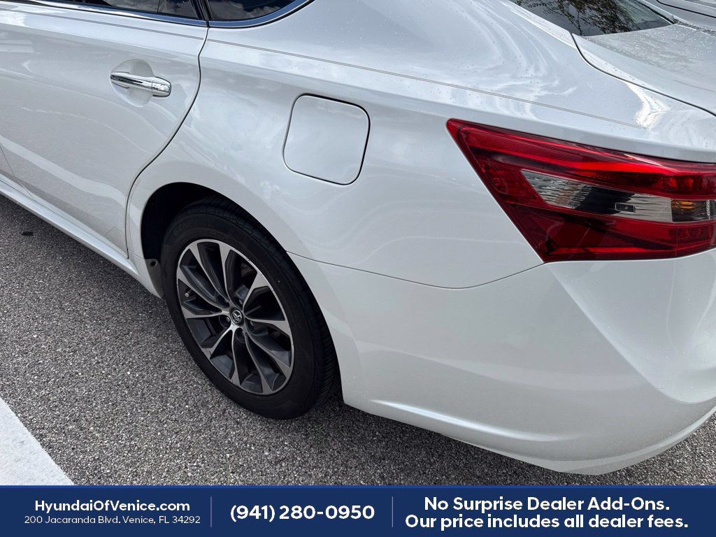 Used 2018 Toyota Avalon XLE Premium FWD image 8