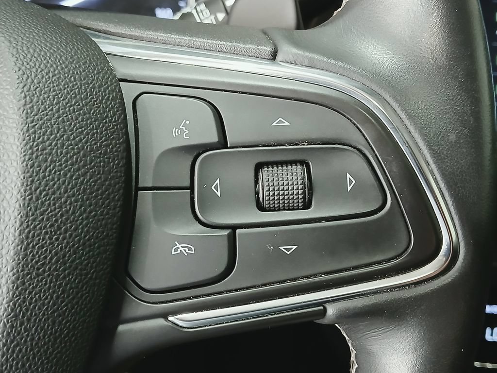 Certified 2022 Buick Envision Essence w/ Sport Touring Package FWD image 32