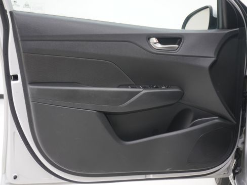 Used 2021 Hyundai Accent SE FWD image 14