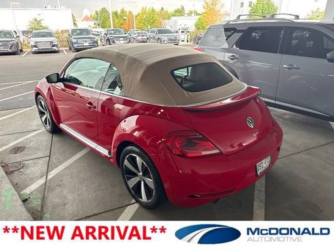 Used 2013 Volkswagen Beetle 2.0T FWD image 3