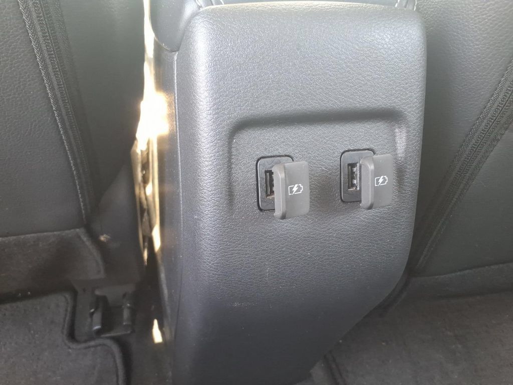 Used 2021 Nissan Kicks SR w/ SR Premium Package FWD image 14