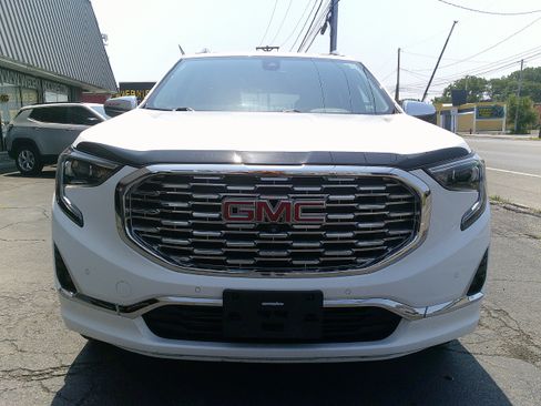 Used 2019 GMC Terrain Denali w/ GMC Pro Grade Package AWD/4WD image 9