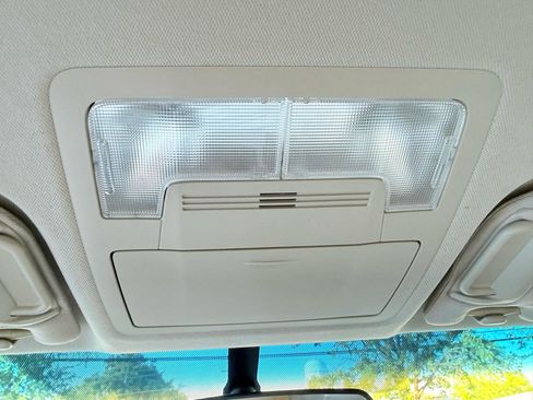 Used 2012 Toyota Camry FWD image 23