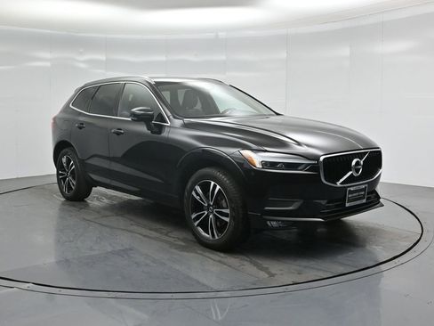 Used 2021 Volvo XC60 T5 Momentum w/ Premium Package image 57