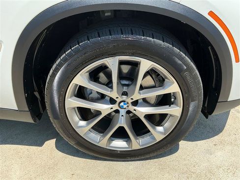 Used 2021 BMW X5 xDrive40i w/ Premium Package AWD/4WD image 23
