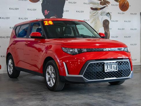 Used 2024 Kia Soul LX w/ Option Group 015 image 18