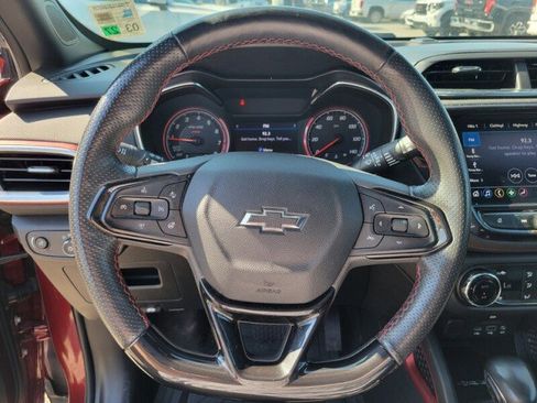 Used 2023 Chevrolet TrailBlazer RS w/ Sun and Liftgate Package FWD image 16