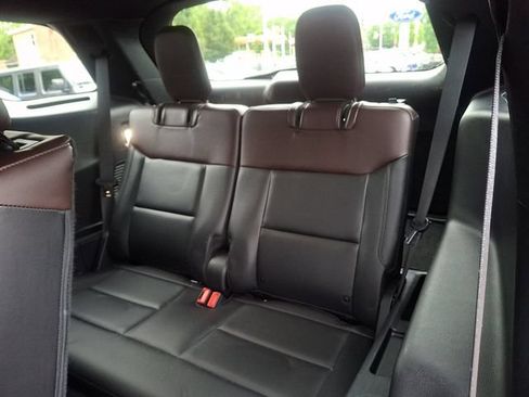 Used 2022 Ford Explorer Platinum w/ Equipment Group 601A AWD/4WD image 14