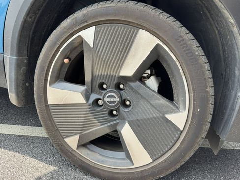 Used 2025 Nissan Kicks SR w/ SR Premium Package FWD image 10