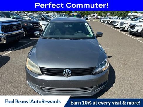 Used 2012 Volkswagen Jetta SE FWD image 2