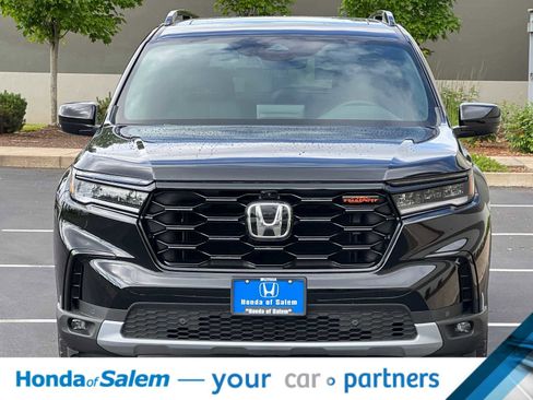 New 2025 Honda Pilot TrailSport image 10