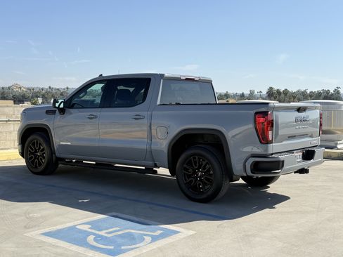 Used 2024 GMC Sierra 1500 Elevation w/ LPO, Elevation Black Package image 9