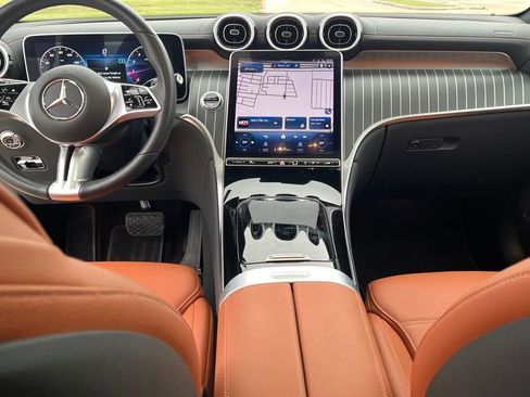 Used 2024 Mercedes-Benz GLC 300 4MATIC image 24