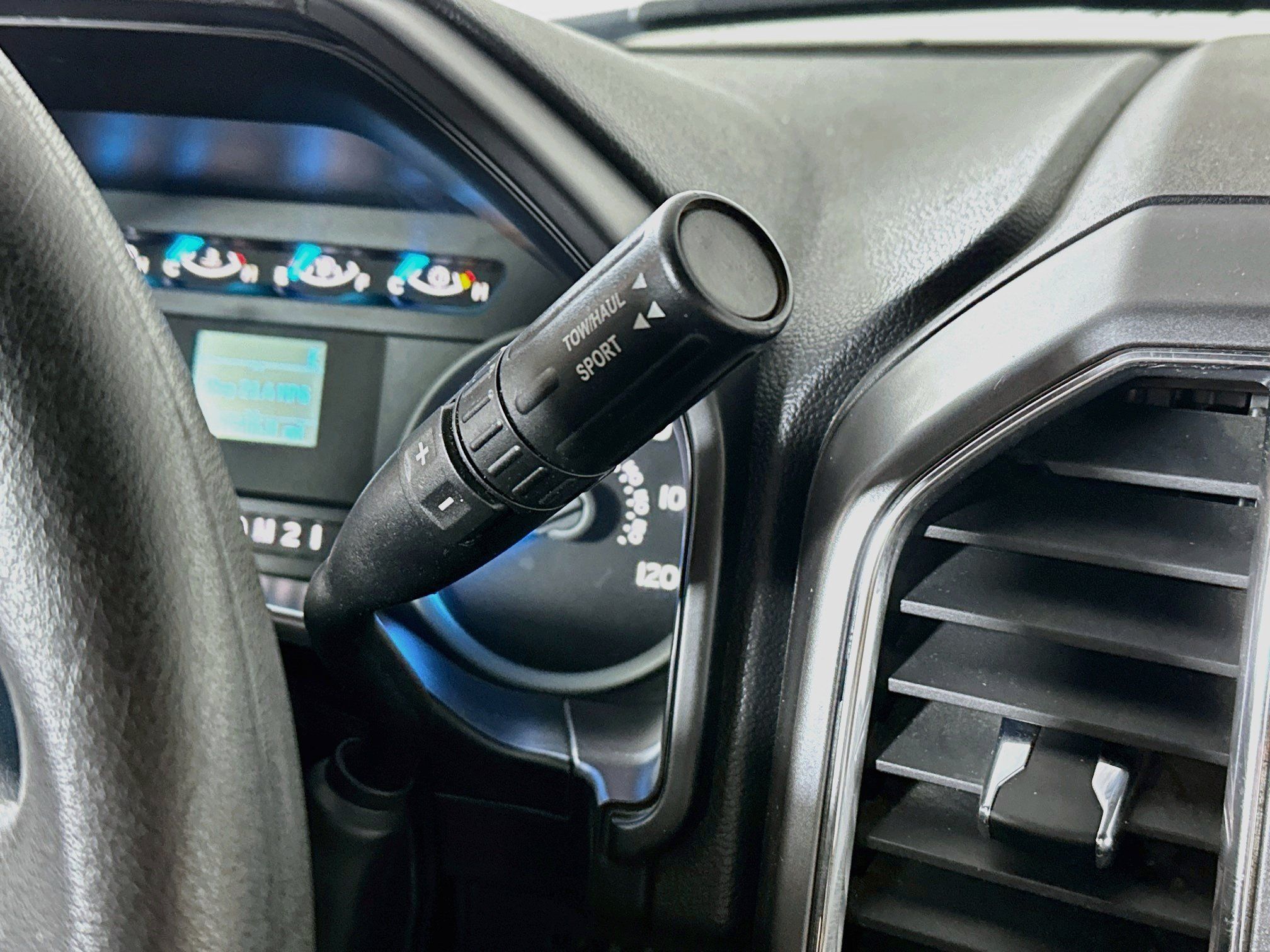 Used 2016 Ford F150 XLT AWD/4WD image 15