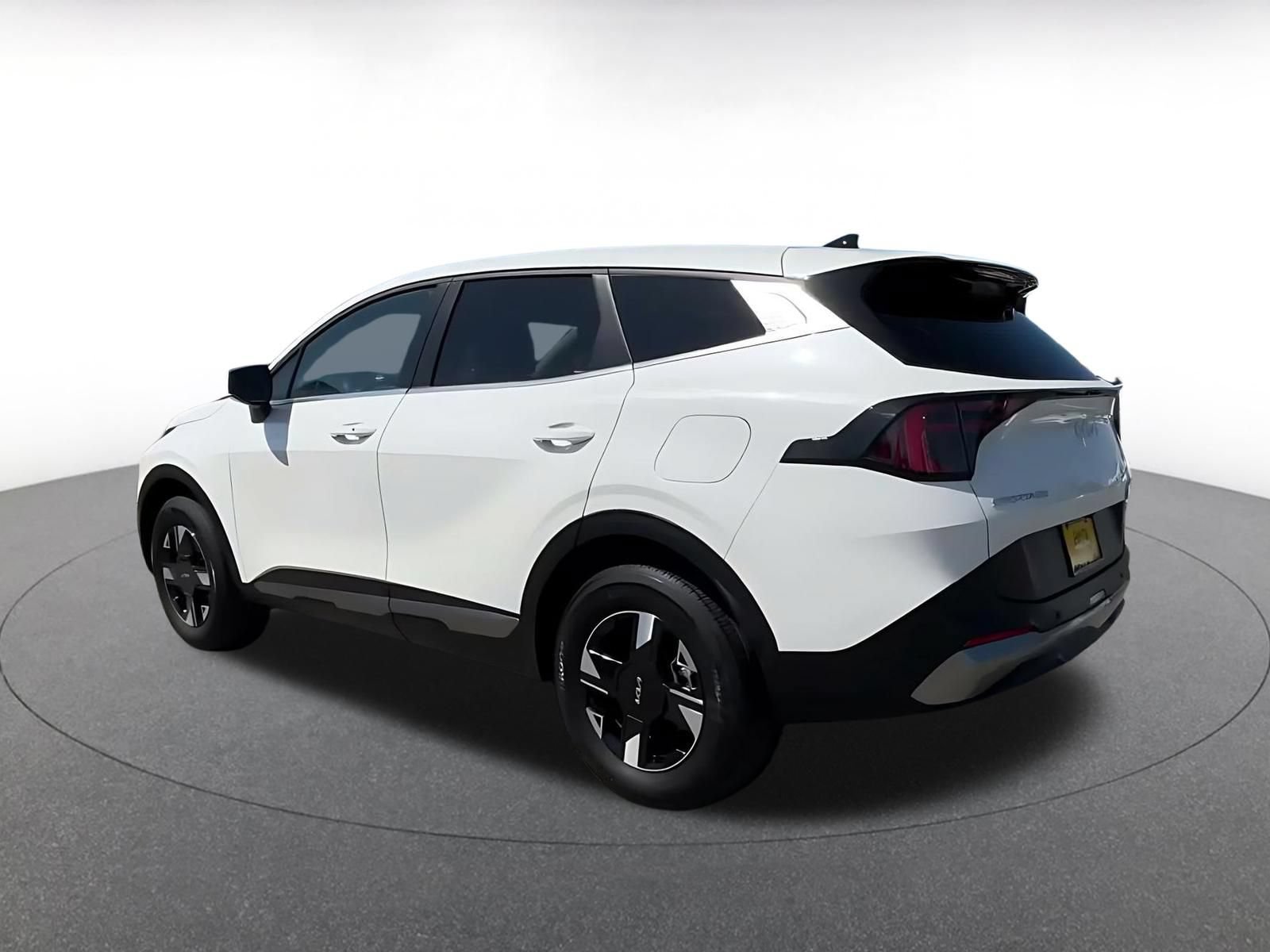 Used 2026 Kia Sportage LX AWD/4WD image 9