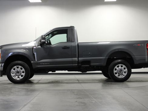 Used 2023 Ford F350 4x4 Regular Cab Super Duty image 7