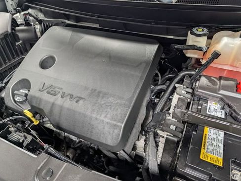 Used 2023 Chevrolet Traverse LT w/ LT Premium Package image 33