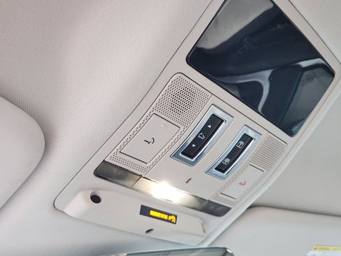 Certified 2023 Land Rover Defender 110 X-Dynamic SE image 22