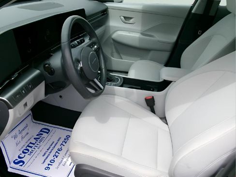 Used 2025 Hyundai Kona SEL FWD image 13