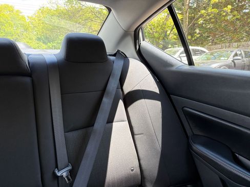 Used 2025 Nissan Altima 2.5 SV FWD image 37