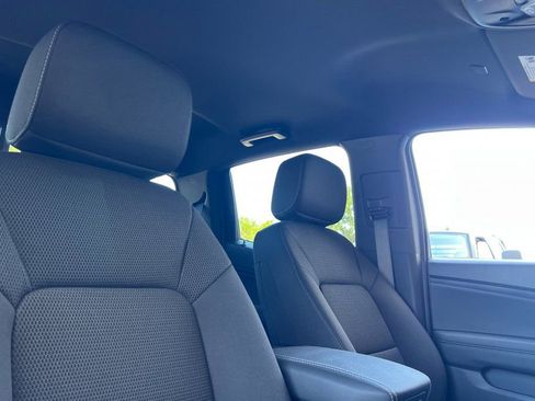 New 2025 GMC Canyon Elevation w/ Convenience Package image 13