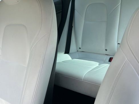 Used 2022 Tesla Model 3 image 29