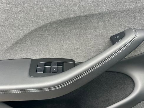Used 2025 Tesla Model 3 image 12