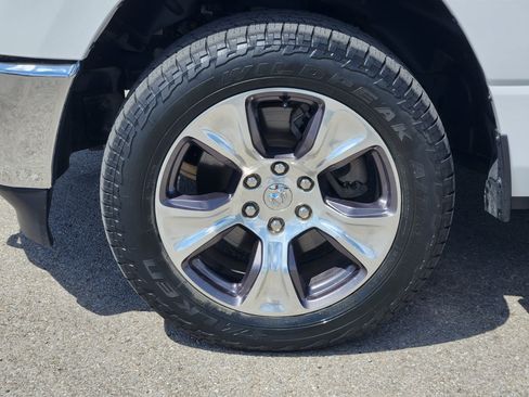 Used 2024 RAM 1500 Laramie AWD/4WD image 10