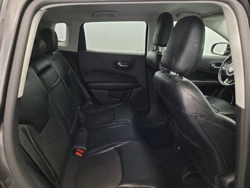 Used 2017 Jeep Compass Latitude w/ Popular Equipment Group AWD/4WD image 19