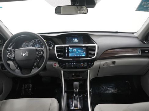 Used 2016 Honda Accord EX image 14