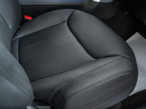 Used 2025 Land Rover Range Rover SE image 33