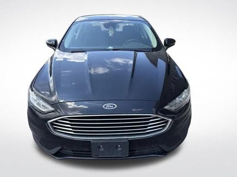 Used 2019 Ford Fusion SE FWD image 4