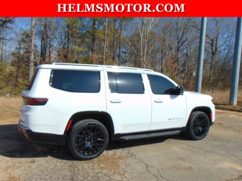 Certified 2025 Jeep Wagoneer 4DR 4WD image 17