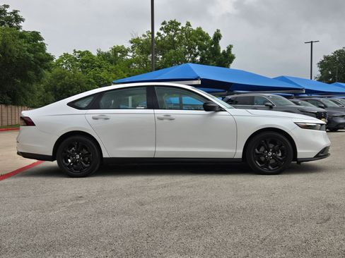 Certified 2025 Honda Accord SE image 2