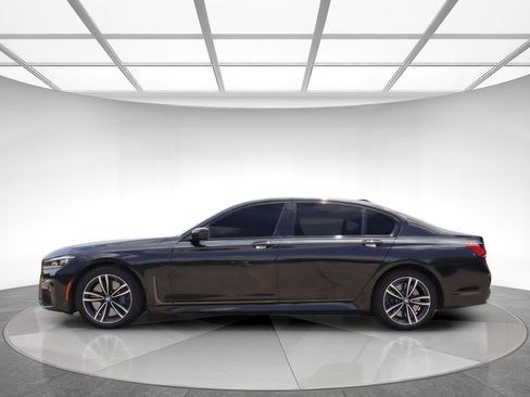 Used 2021 BMW 750i xDrive w/ Luxury Rear Seating Package AWD/4WD image 4