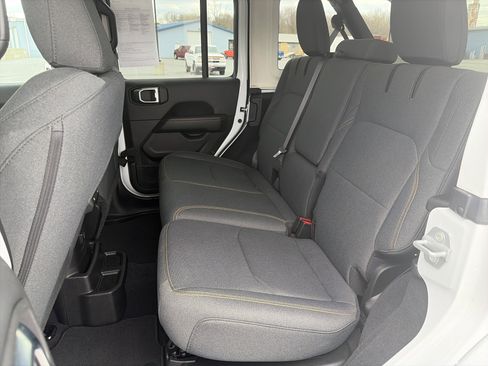 Used 2025 Jeep Wrangler Sahara w/ Safety Group image 13