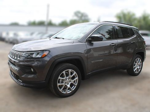 Used 2022 Jeep Compass Latitude AWD/4WD image 14