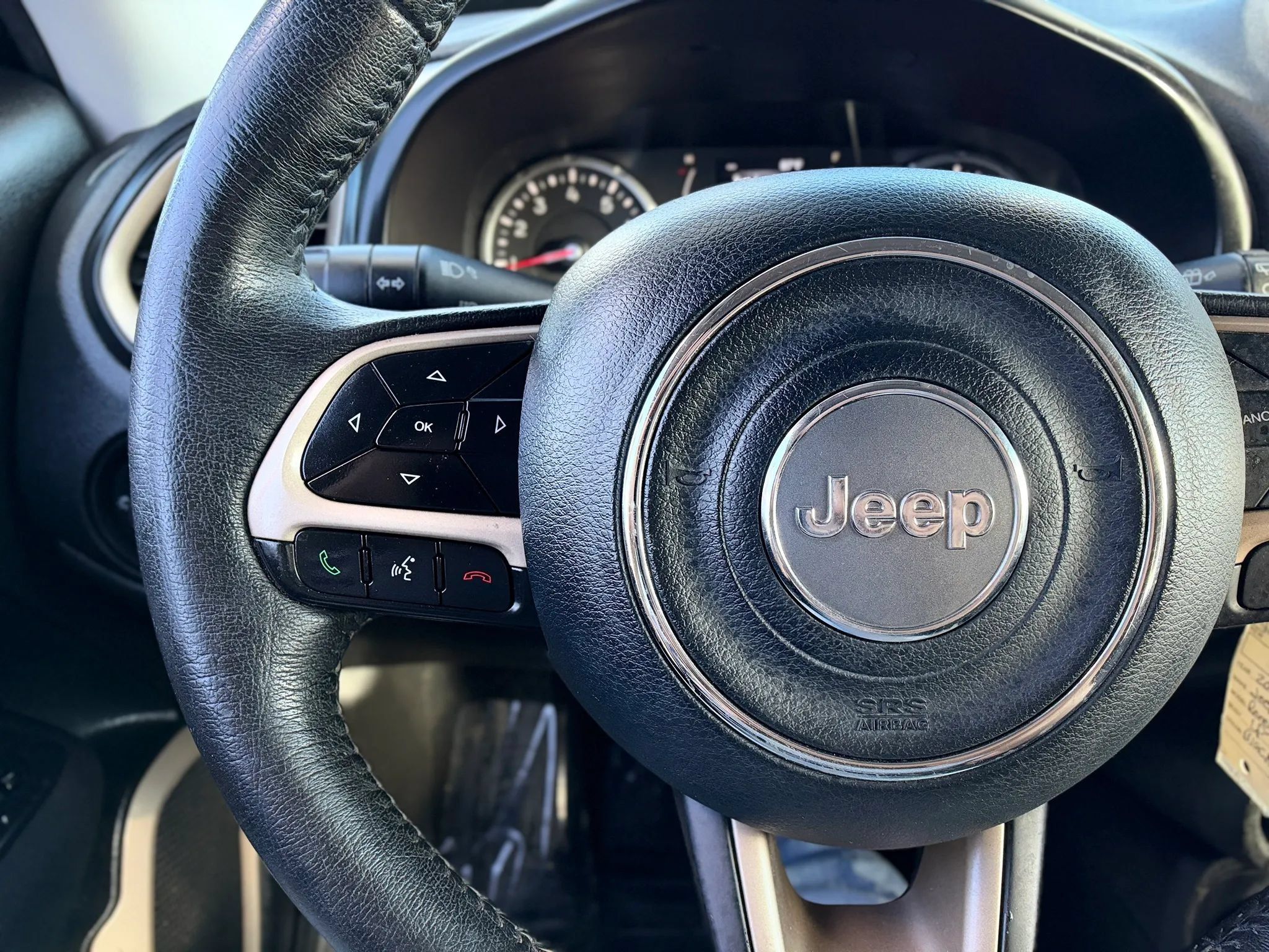 Used 2015 Jeep Renegade Latitude w/ Cold Weather Group II AWD/4WD image 27