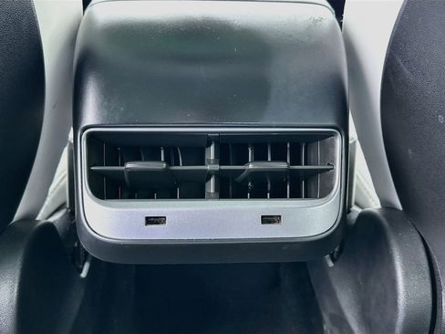 Used 2018 Tesla Model 3 AWD/4WD image 17