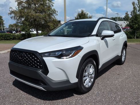 Certified 2023 Toyota Corolla Cross LE FWD image 2