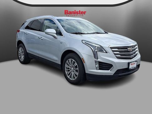Used 2018 Cadillac XT5 Luxury w/ Driver Awareness Package AWD/4WD image 3